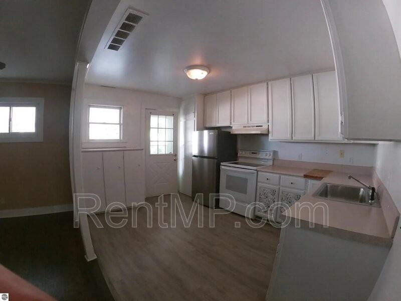 620 E Gaylord St - Photo 6 of 16