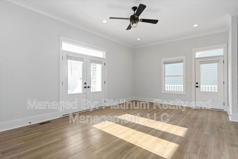 386 Augusta Ave #NA - Photo 2 of 16