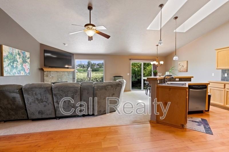 5211 S Myrtle Ln - Photo 4 of 20