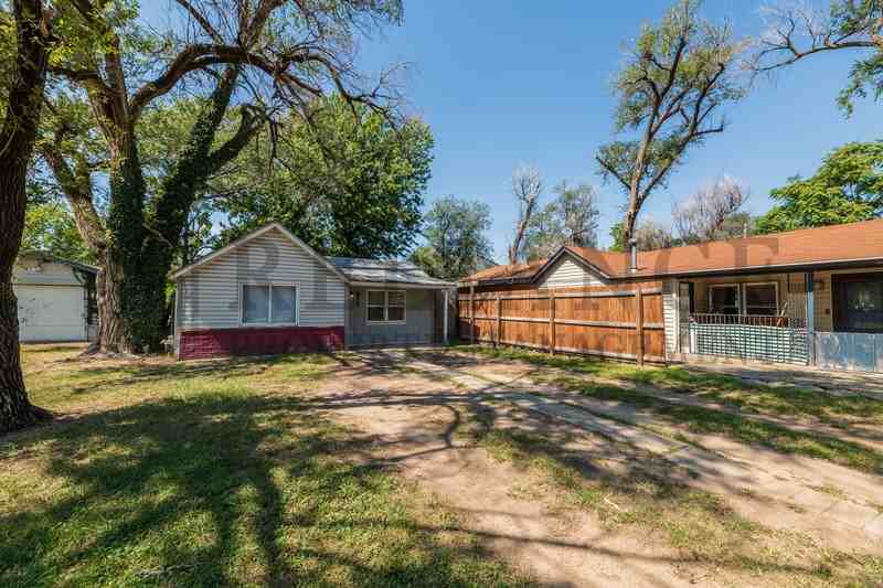 617 N Clara St - Photo 3 of 21