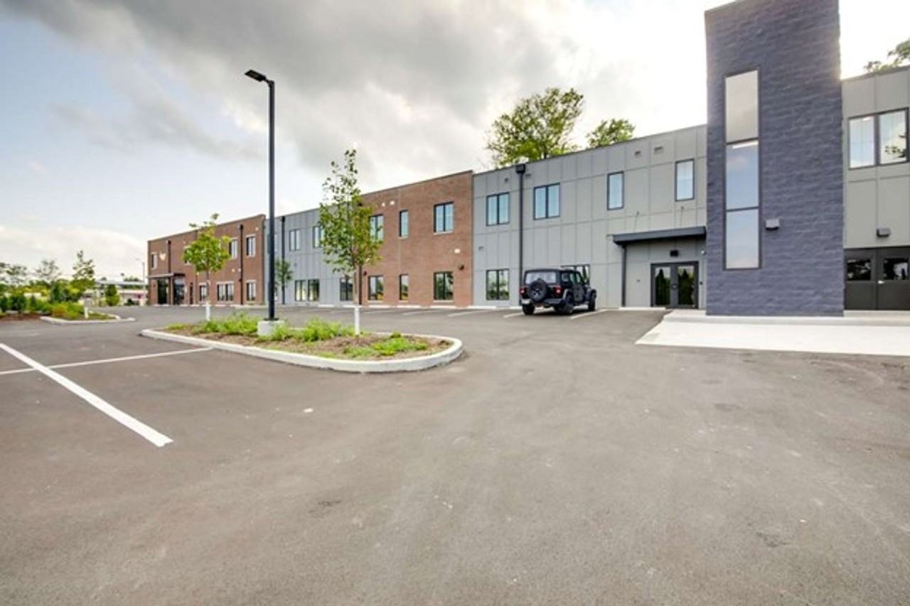 Lofton - Photo 2 of 50