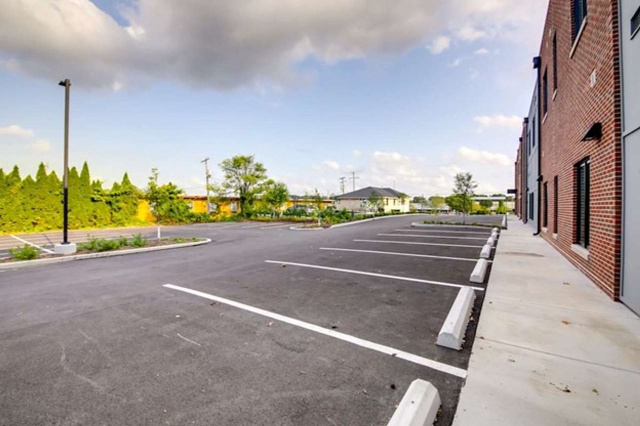 Lofton - Photo 3 of 50