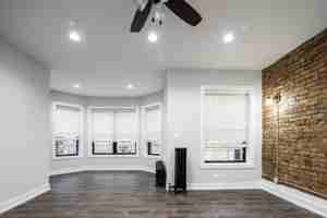 featured image of 6100-6106 North Winthrop Avenue