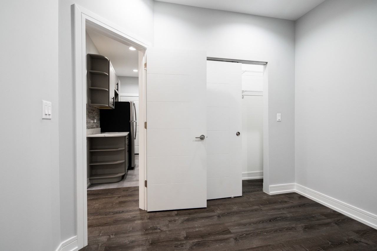 6100-6118 N Winthrop Ave - Photo 6 of 44