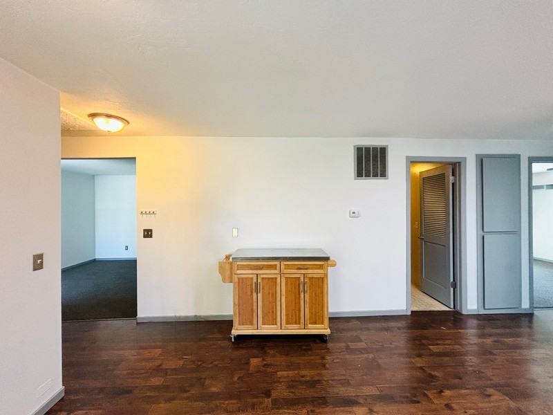 333 E St - Photo 5 of 22