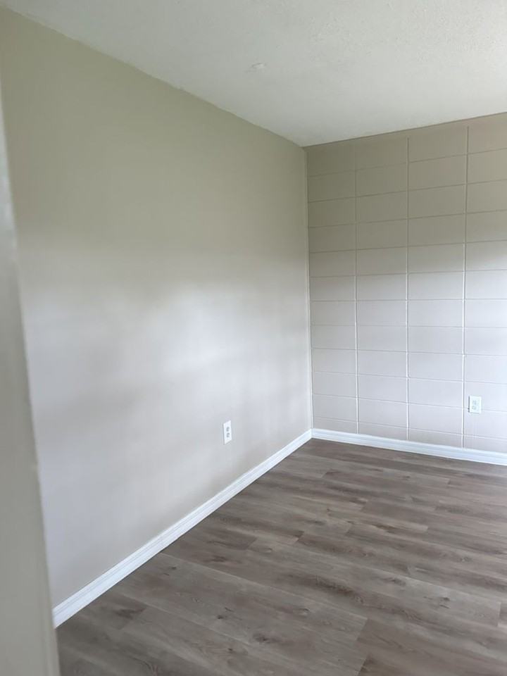 DSP 345 N Dewey - Photo 6 of 18