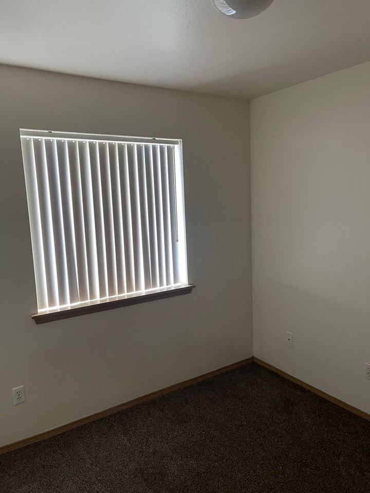 Maplewood - Photo 7 of 12