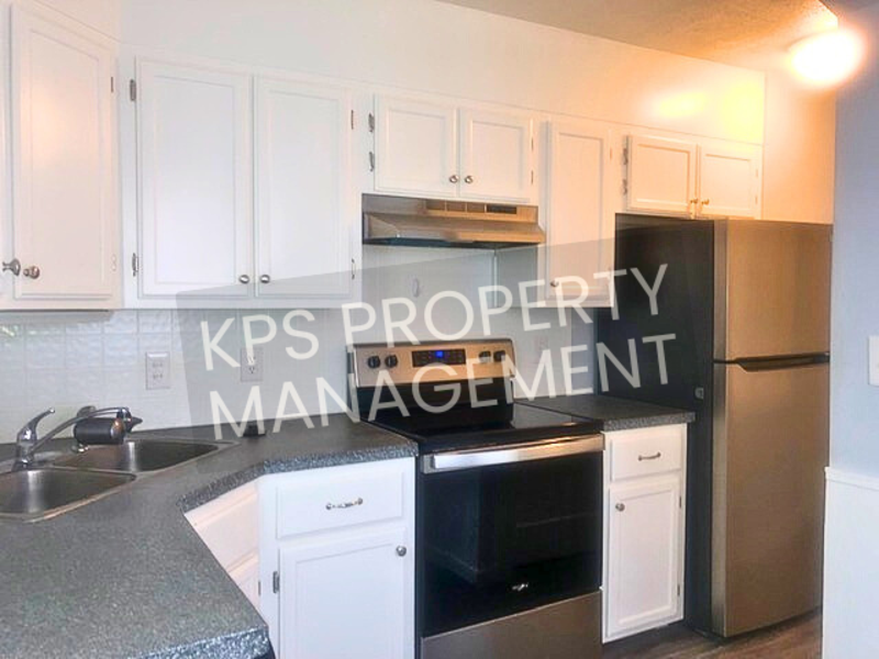 833 S Green St - Photo 6 of 9