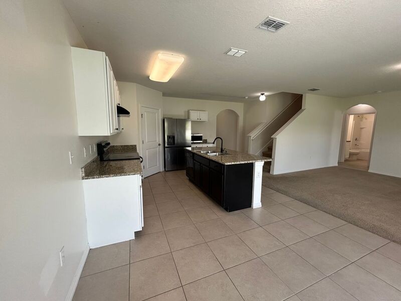 10913 Stebbing Ct - Photo 3 of 43