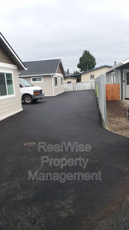 122 Sw Jenn Way - Photo 3 of 16