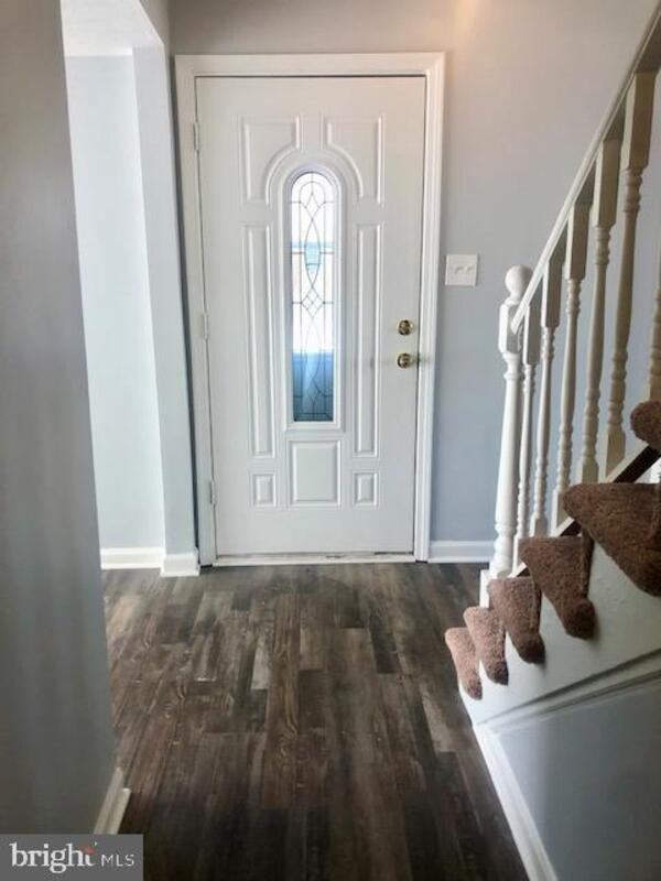 6410 Lamplighter Rdg - Photo 3 of 11