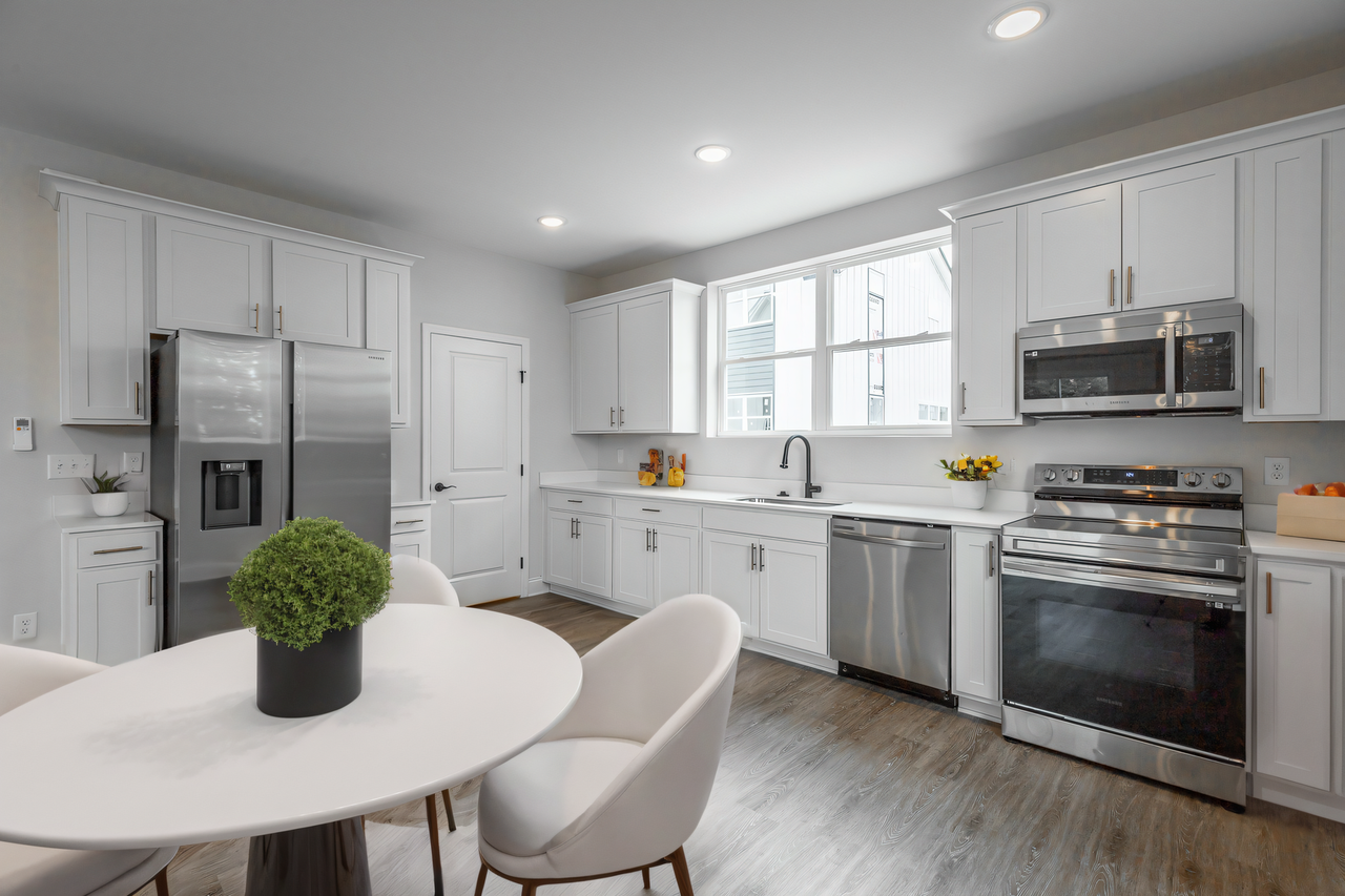 Sofia’s Place - Photo 2 of 43