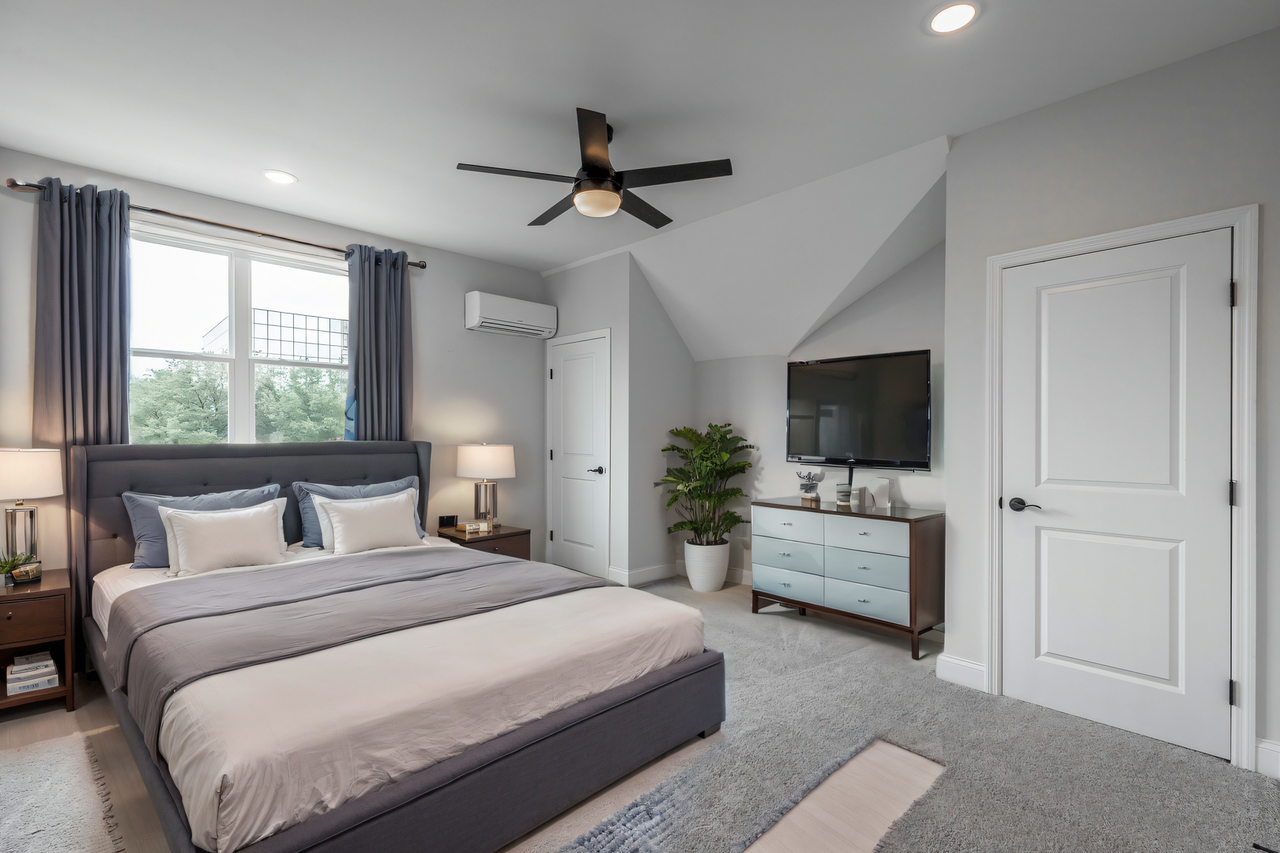 Sofia’s Place - Photo 3 of 43