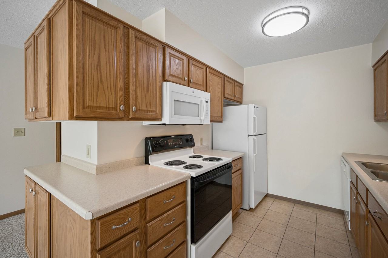 Birchwood East Apartments - Photo 2 of 13