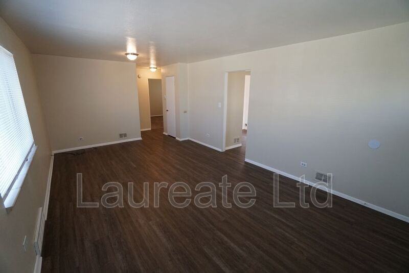 2202 S Cherokee St - Photo 3 of 11