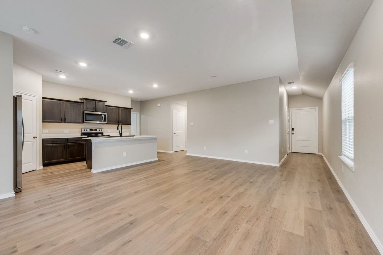 13140 Sanctuary Dr - Photo 5 of 32