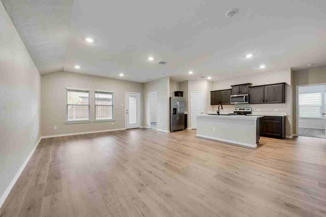 13140 Sanctuary Dr - Photo 6 of 32