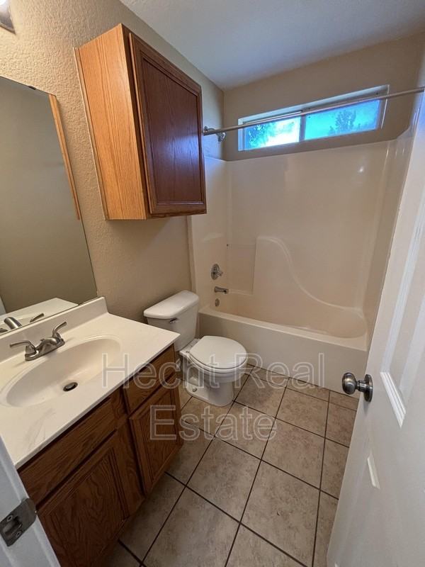 1707 Greening Way - Photo 4 of 14