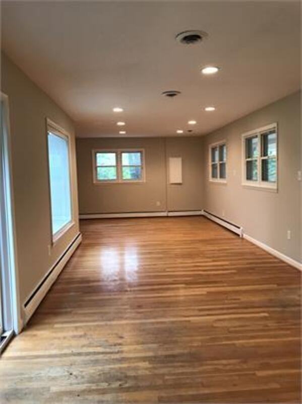 416 Queenstown Rd - Photo 3 of 10