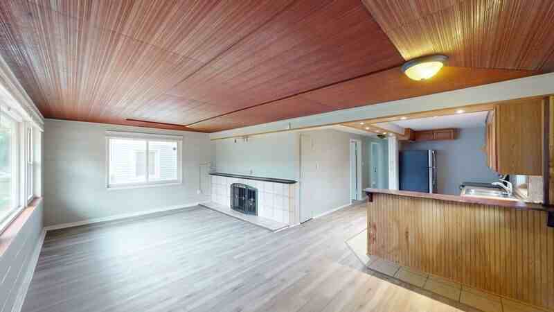 1971 Shaftesbury Rd - Photo 3 of 11