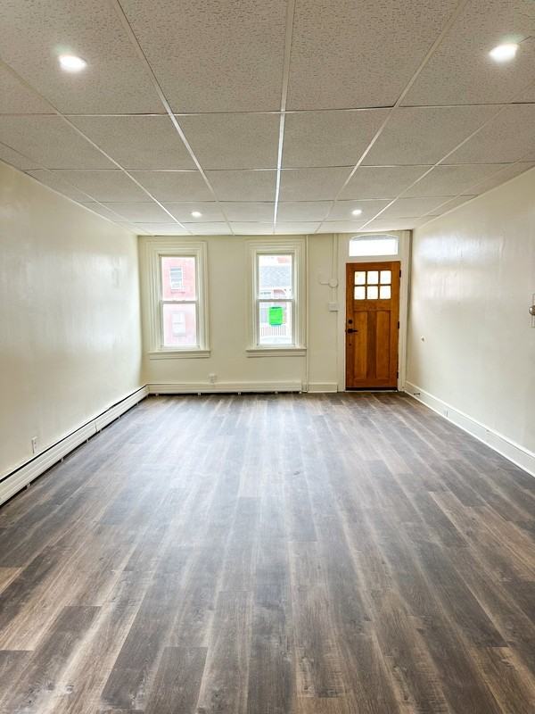 537 Poplar St - Photo 2 of 14