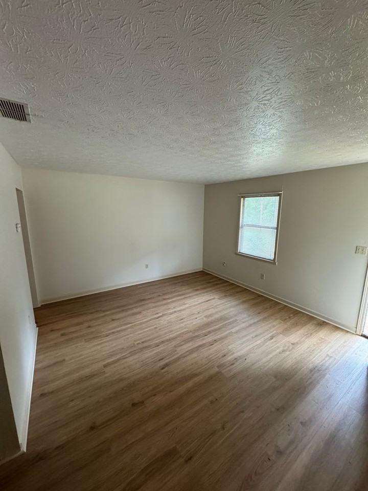 1805 1805 - 1807 Cedar Shoals Drive - Photo 3 of 12