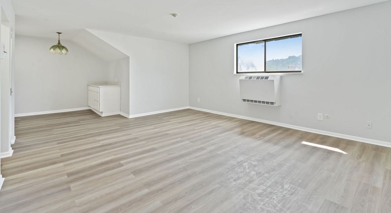 110 Butler St - Photo 6 of 11