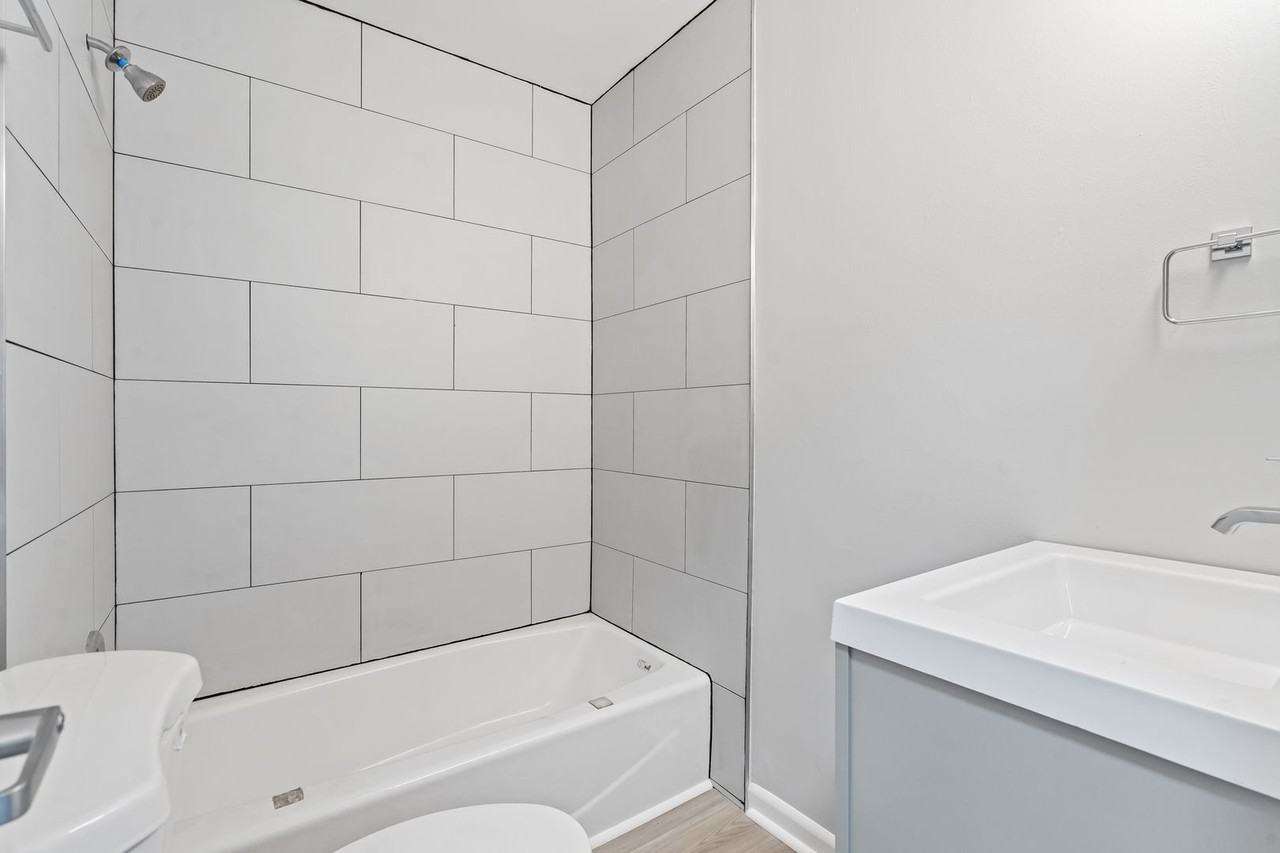110 Butler St - Photo 5 of 11