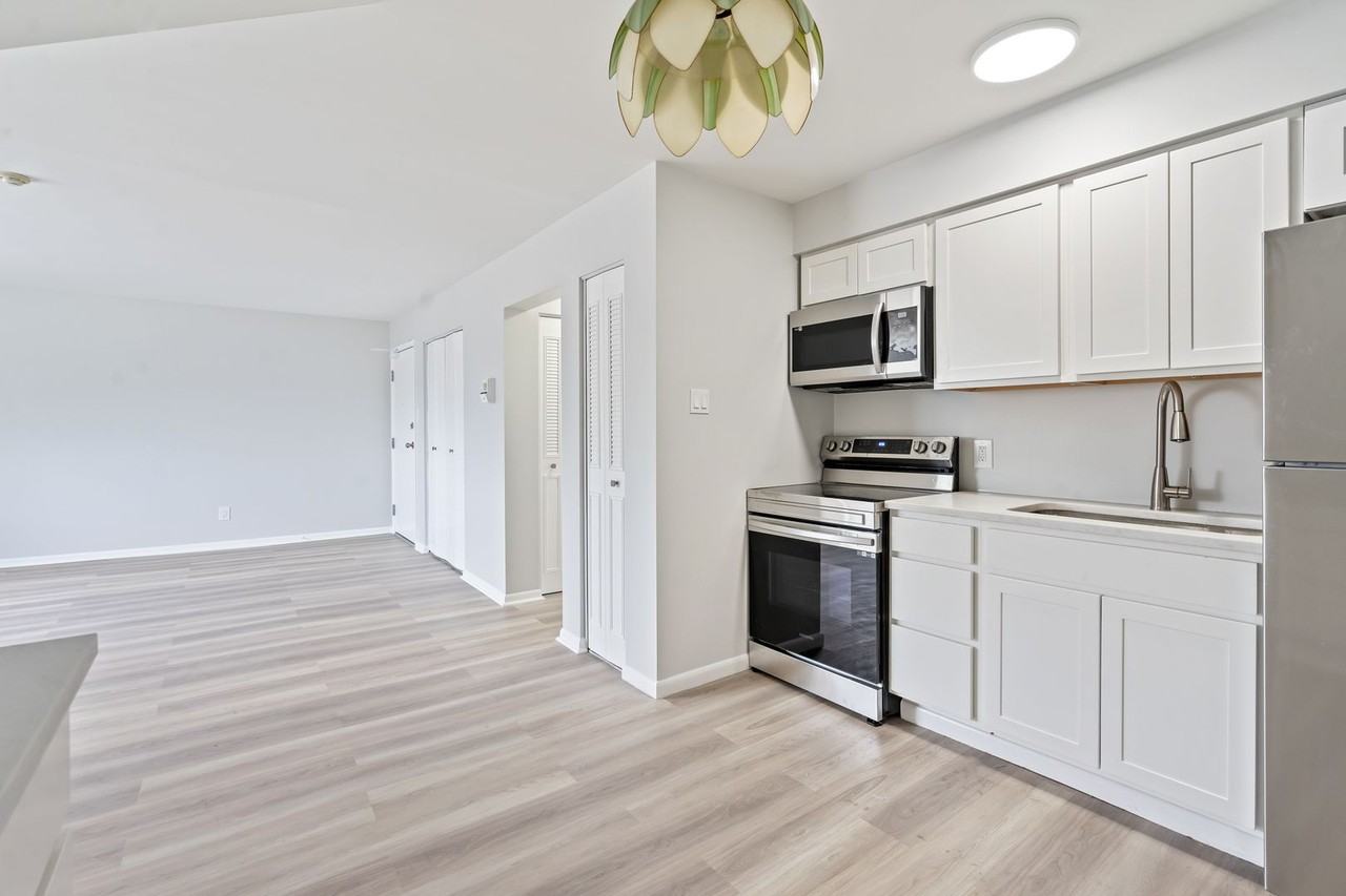 110 Butler St - Photo 4 of 11
