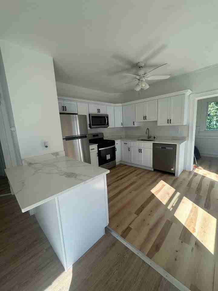 118 Oakland Ter - Photo 3 of 20