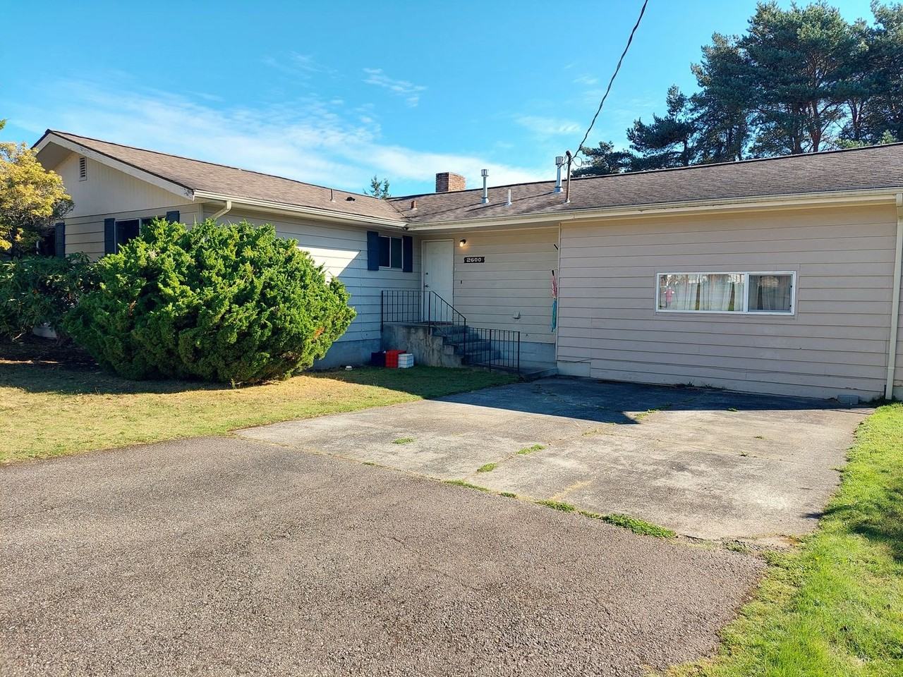 2600 Sylvan St - Photo 3 of 39