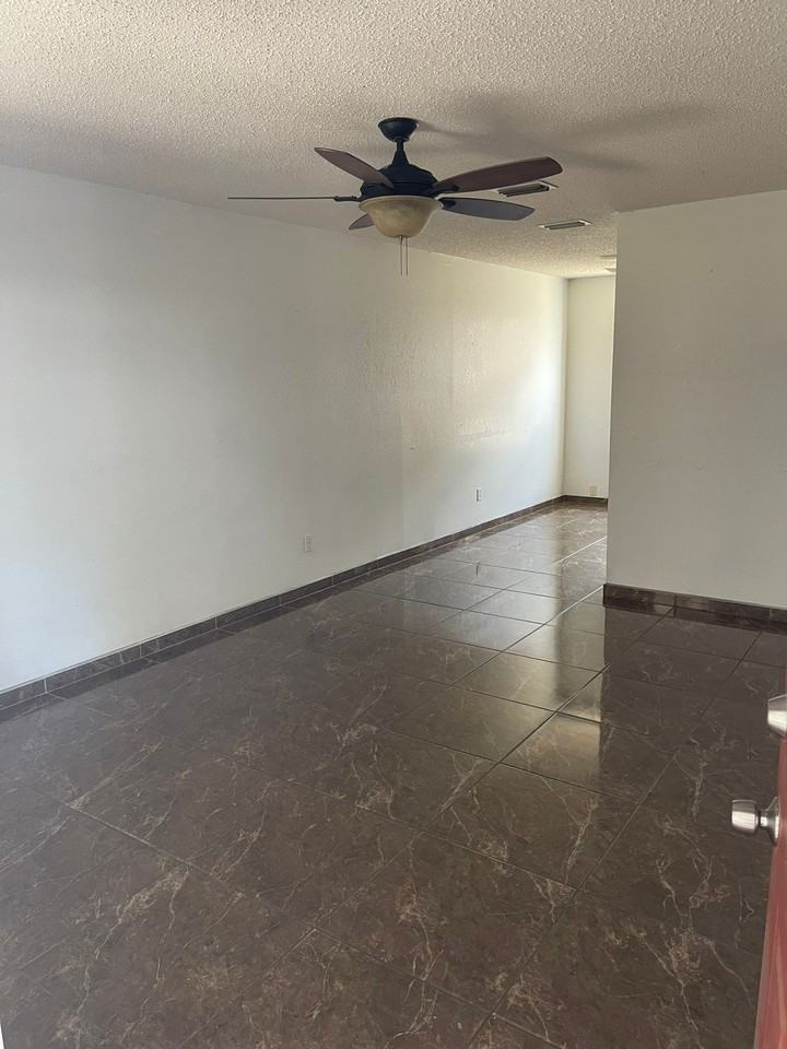 4601 South 24th Street - Photo 5 of 8