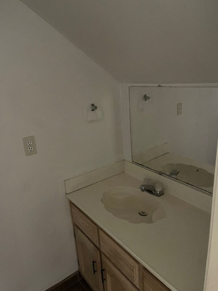 4601 South 24th Street - Photo 6 of 8