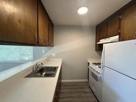 330 W Acacia Street - Photo 1 of 1