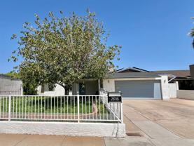 2808 W Morten Ave - Photo 1 of 1