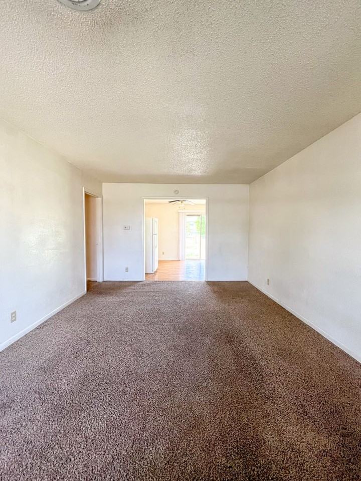 1311 Gardenia Ave - Photo 4 of 28