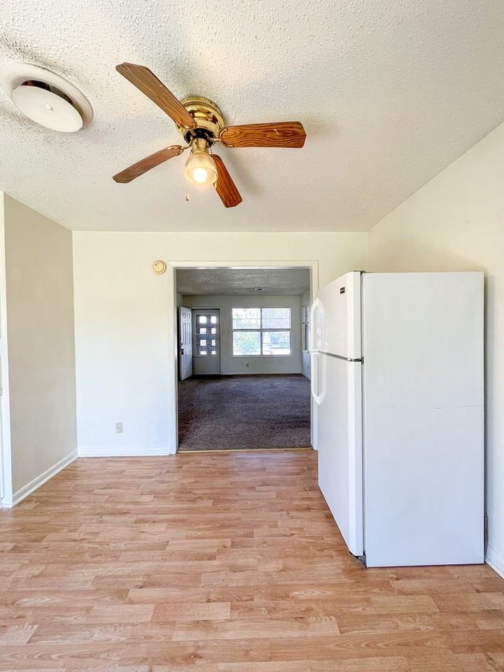 1311 Gardenia Ave - Photo 7 of 28
