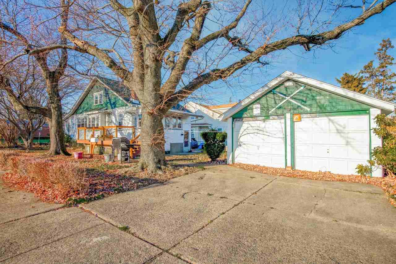 1633 Rhawn Street - Photo 2 of 5