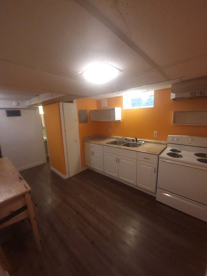 304 S. 12th Ave - Photo 3 of 8