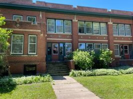 featured image of 402 S 6th St