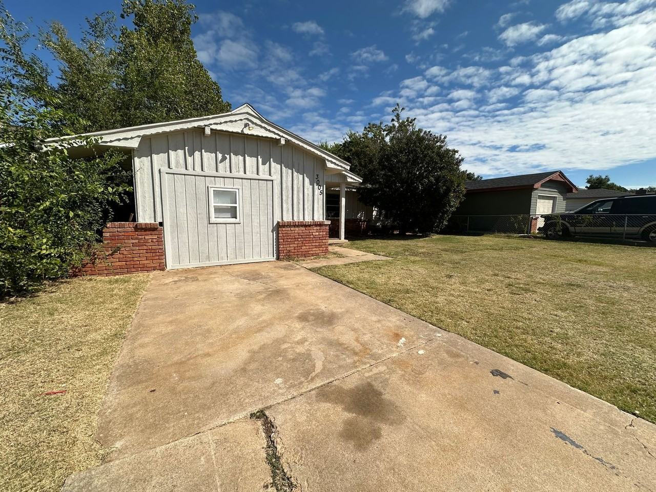 3005 Sw 52nd Pl - Photo 2 of 50