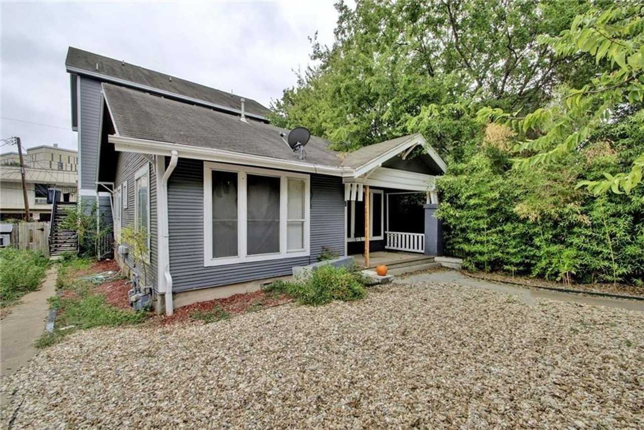 509 Elmwood Pl - Photo 5 of 19