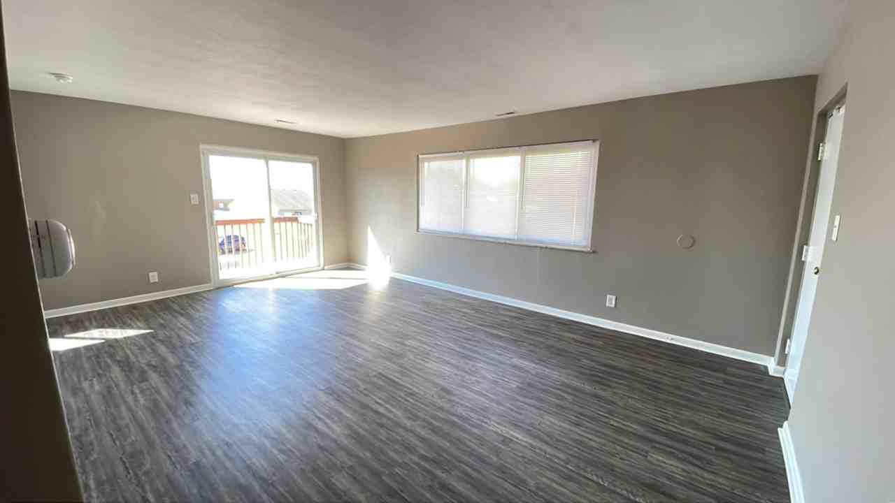 Sycamore 413 - Photo 2 of 14