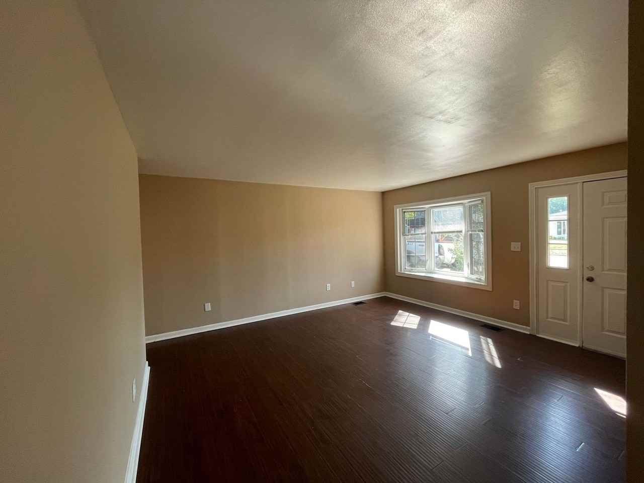 28 Moore Dr - Photo 2 of 19