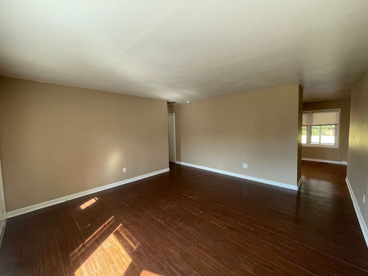 28 Moore Dr - Photo 3 of 19
