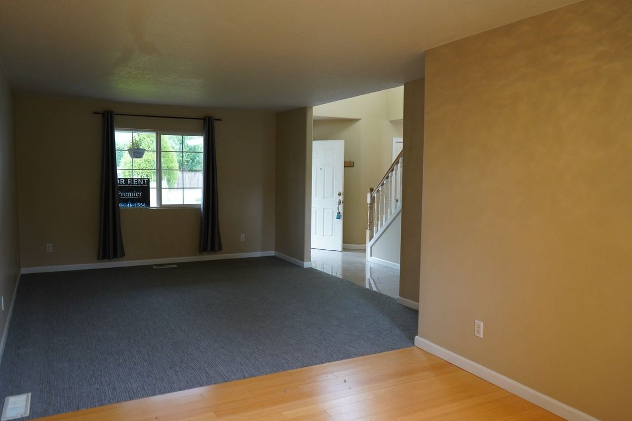 5712 Northeast 64th Avenue - Photo 6 of 27