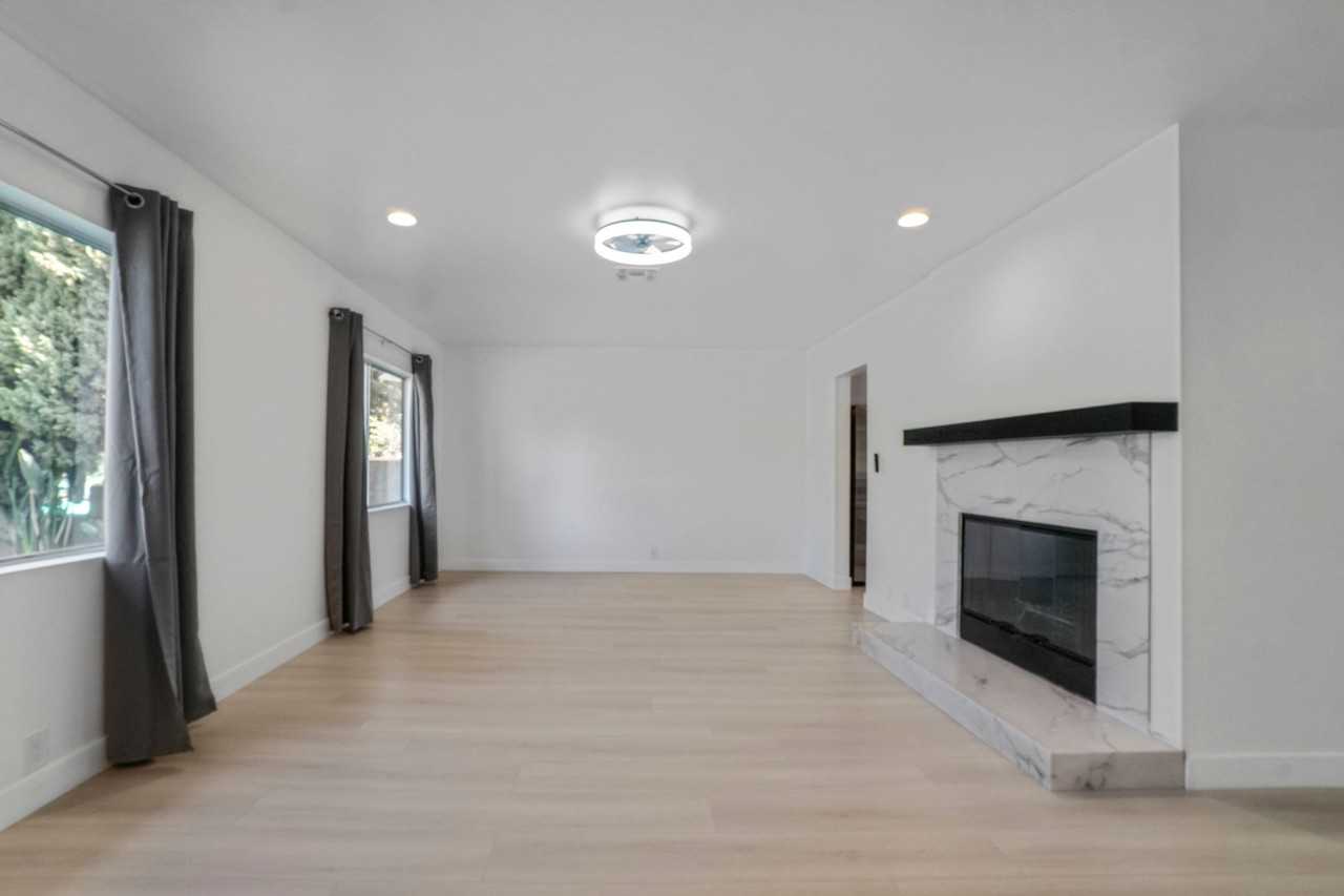 123 N Naomi St - Photo 3 of 43