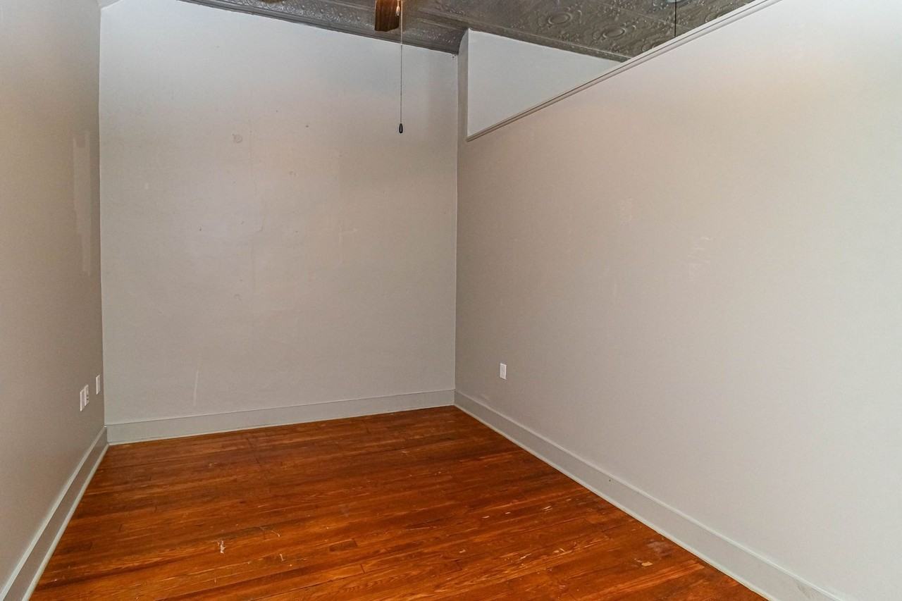 215 Nash St E Apt G - Photo 6 of 11