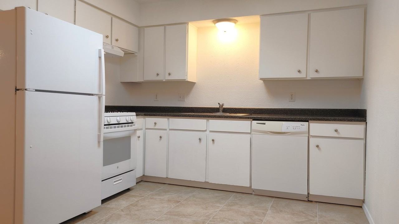 13324 Camino Del Norte Ne - Photo 3 of 13