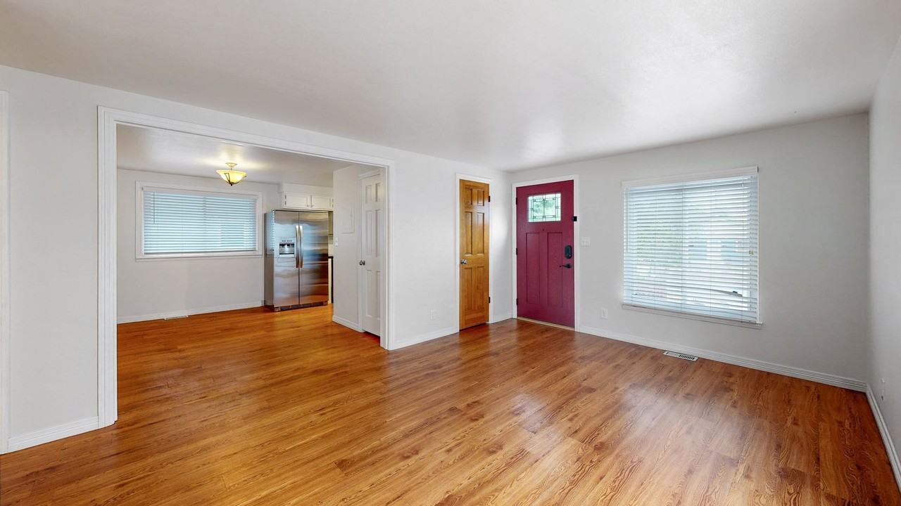 1381 Osceola St - Photo 4 of 46